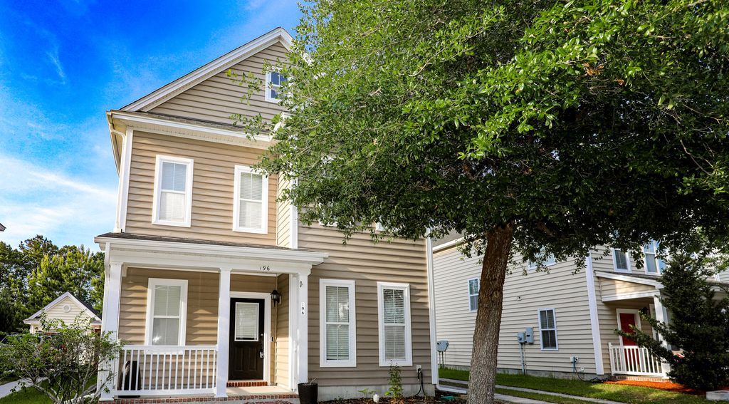 Photo of 196 Avonshire Drive, Summerville, SC 29483 (MLS # 26013294)