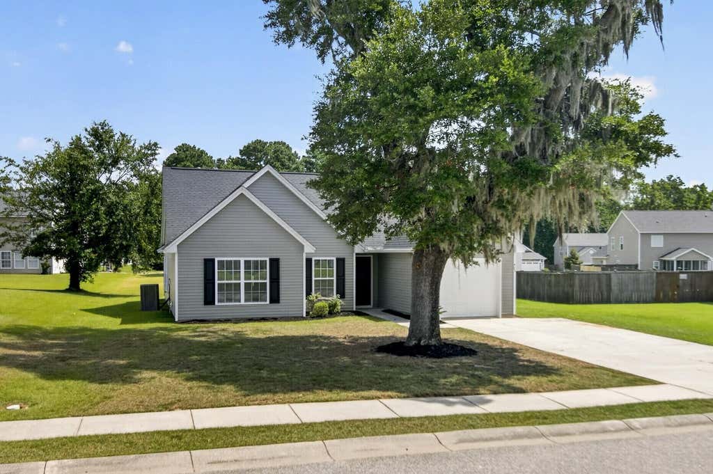 Photo of 425 Watershed Drive, Goose Creek, SC 29445 (MLS # 26021371)