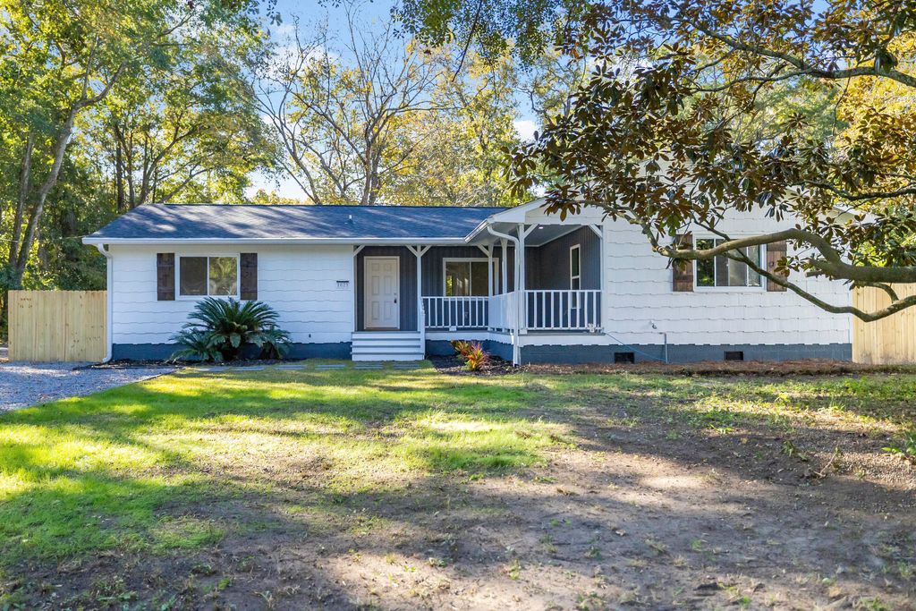 Photo of 1623 Pineview Road, Charleston, SC 29407 (MLS # 25029356)