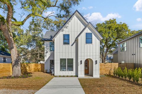 Photo of 309 Magnolia Road, Charleston, SC 29407 (MLS # 26000362)