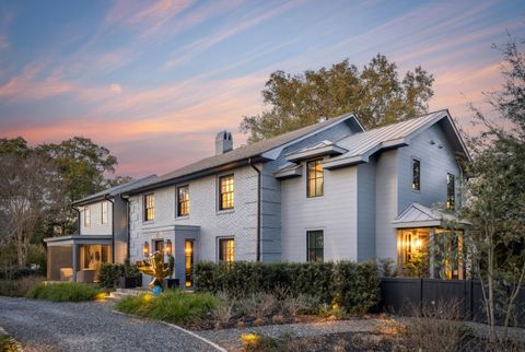 Photo of 11 Pierates Cruz, Mount Pleasant, SC 29464 (MLS # 26010109)