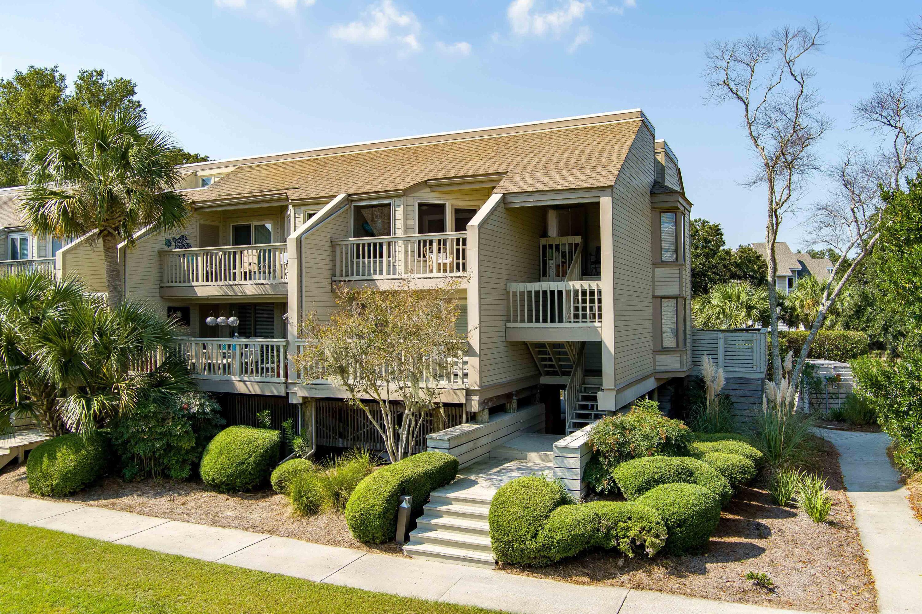 1640 Live Oak Park