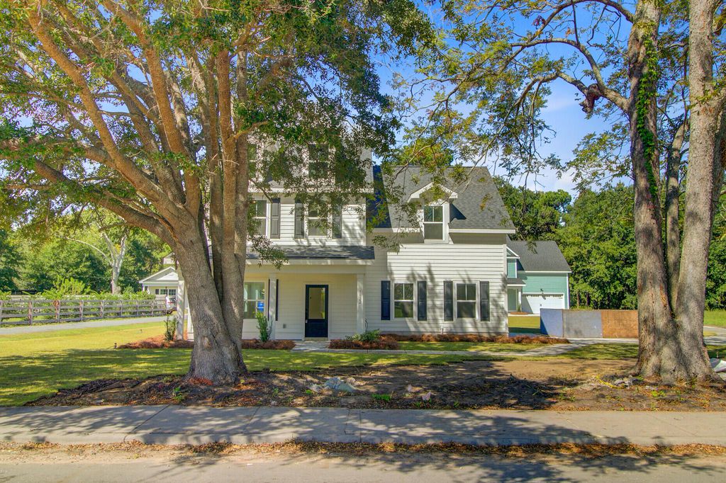 Photo of 1822 S Grimball Road, Charleston, SC 29412 (MLS # 25027104)