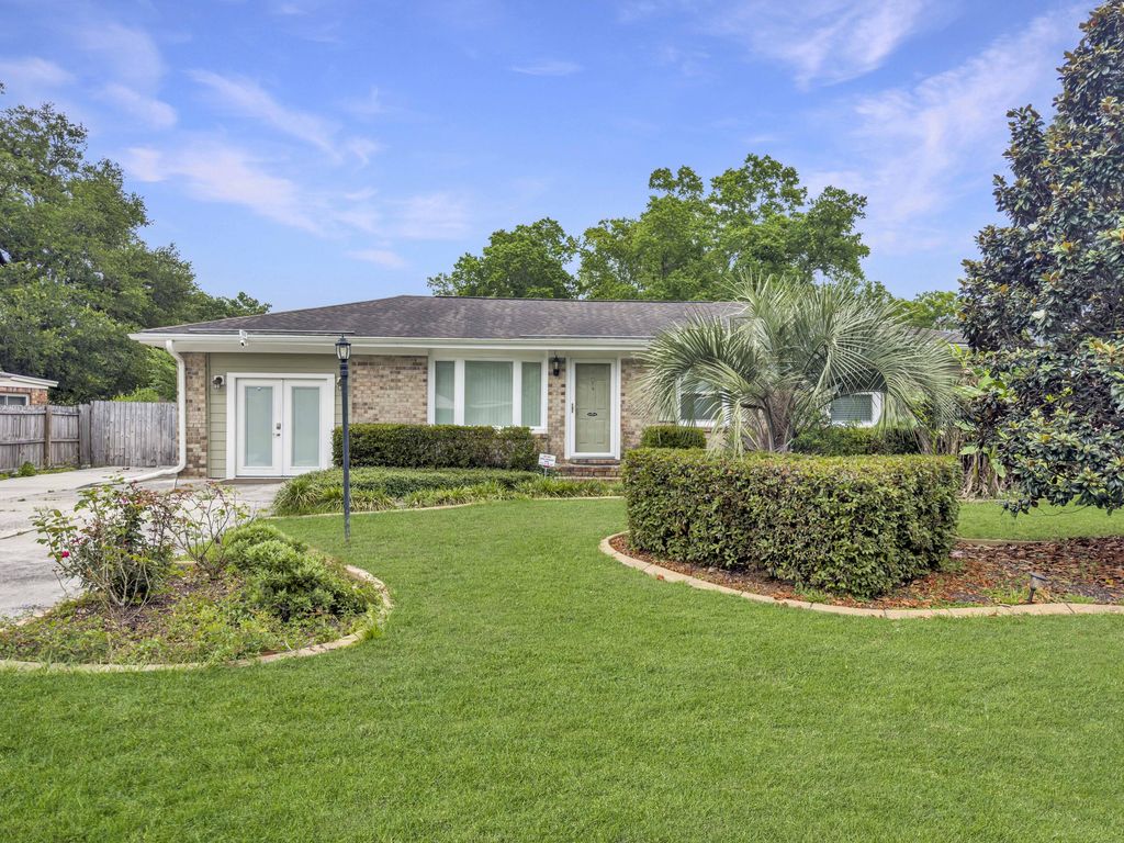 Photo of 124 Kathryn Drive, Goose Creek, SC 29445 (MLS # 26015349)