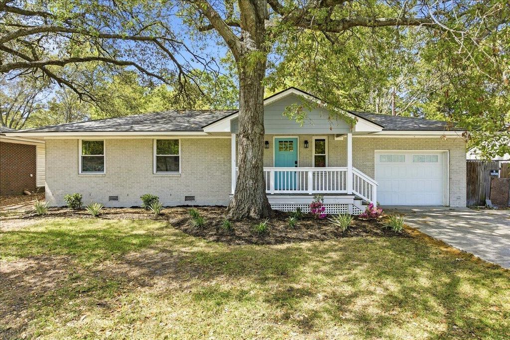 Photo of 1114 Yeamans Hall Road, Hanahan, SC 29410 (MLS # 26009249)