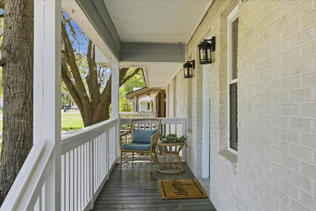 Photo of 1114 Yeamans Hall Road, Hanahan, SC 29410 (MLS # 26009249)