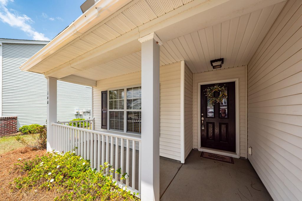 Photo of 140 Decatur Drive, Summerville, SC 29486 (MLS # 26014474)