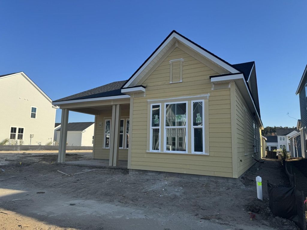 Photo of 749 Blueway Avenue, Summerville, SC 29486 (MLS # 25029405)