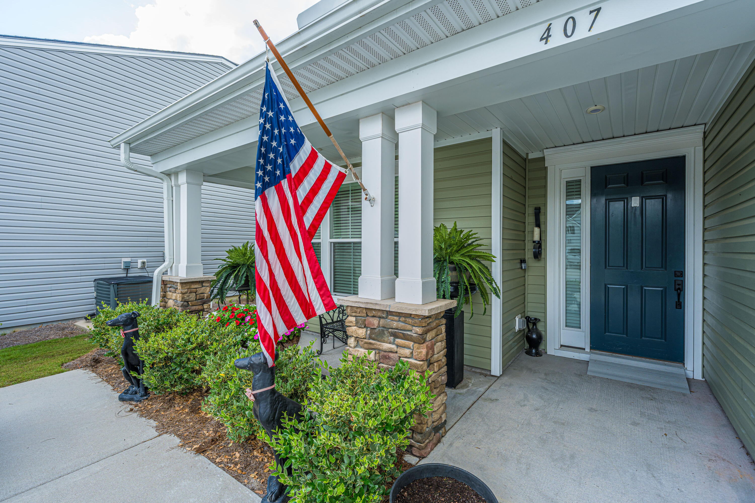 407 Seaside Trail