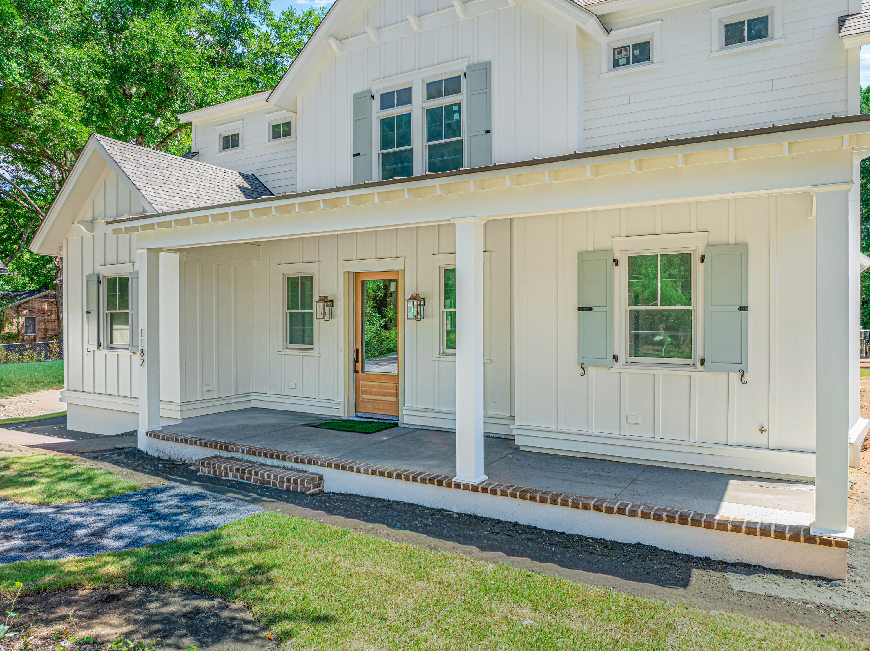 1182 Lazy Lane