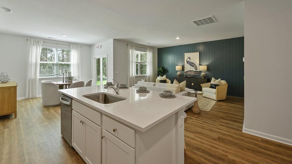 Photo of 1018 Mountaintop Way, Summerville, SC 29483 (MLS # 26024594)