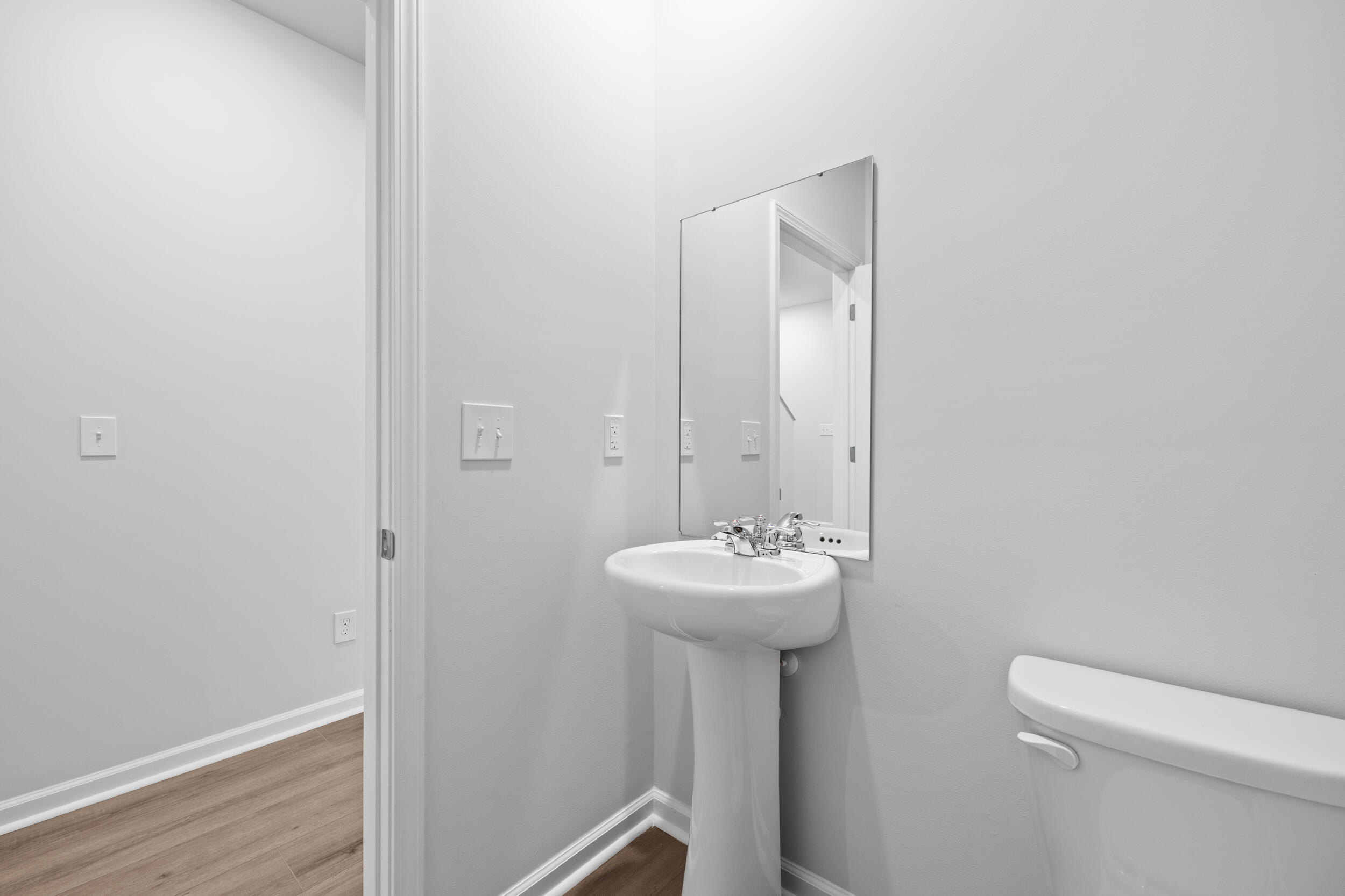 727 Meadowbrook Lane