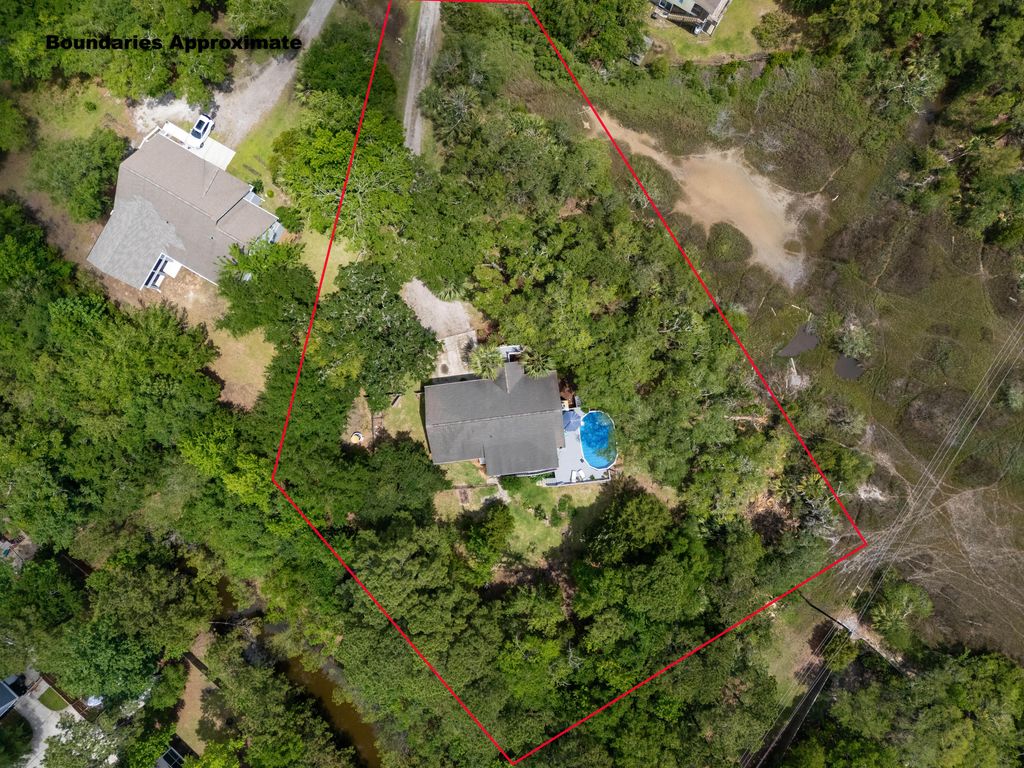 Photo of 1604 Macoma Road, Mount Pleasant, SC 29466 (MLS # 26012882)