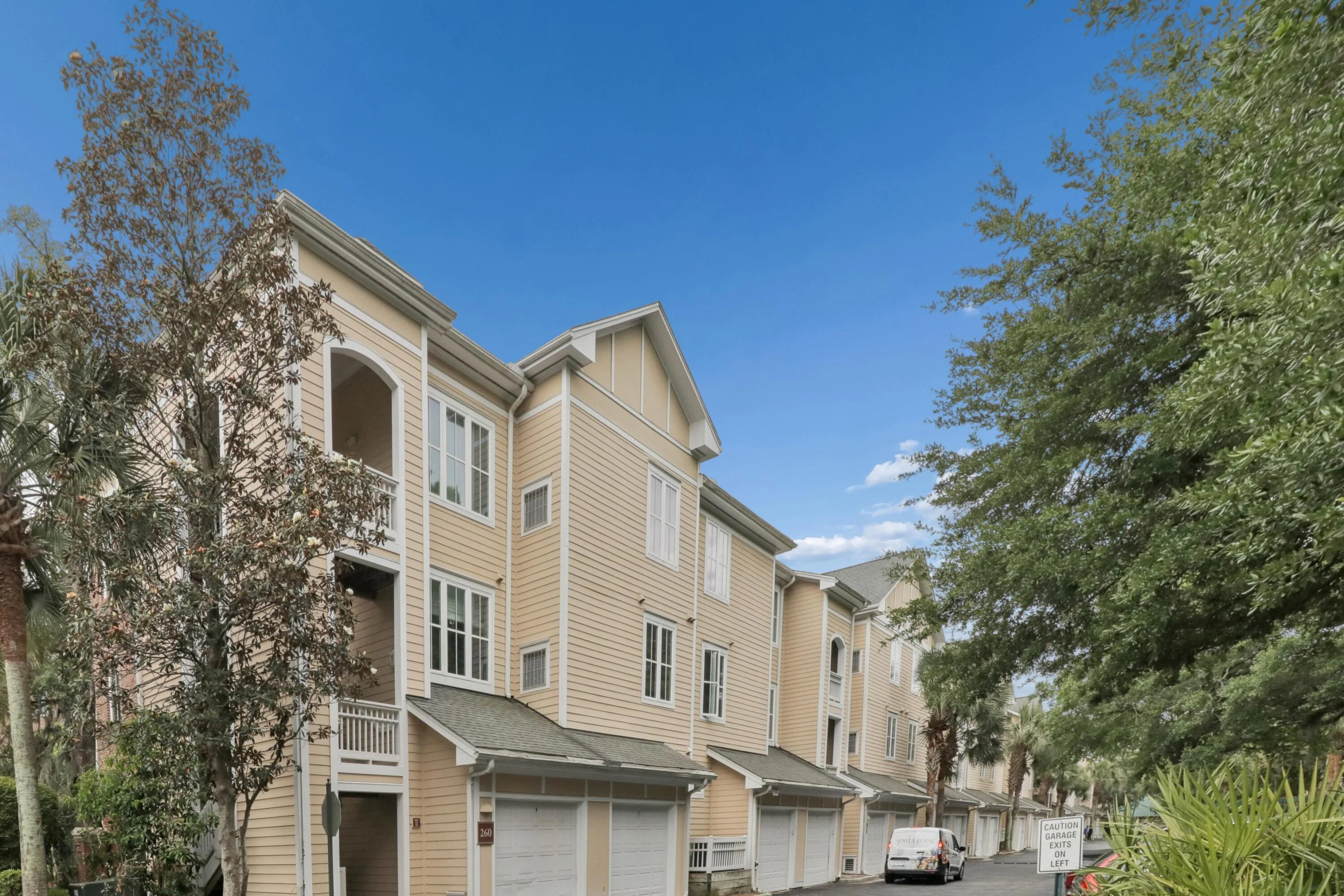 260 Seven Farms Dr Unit Unit 202