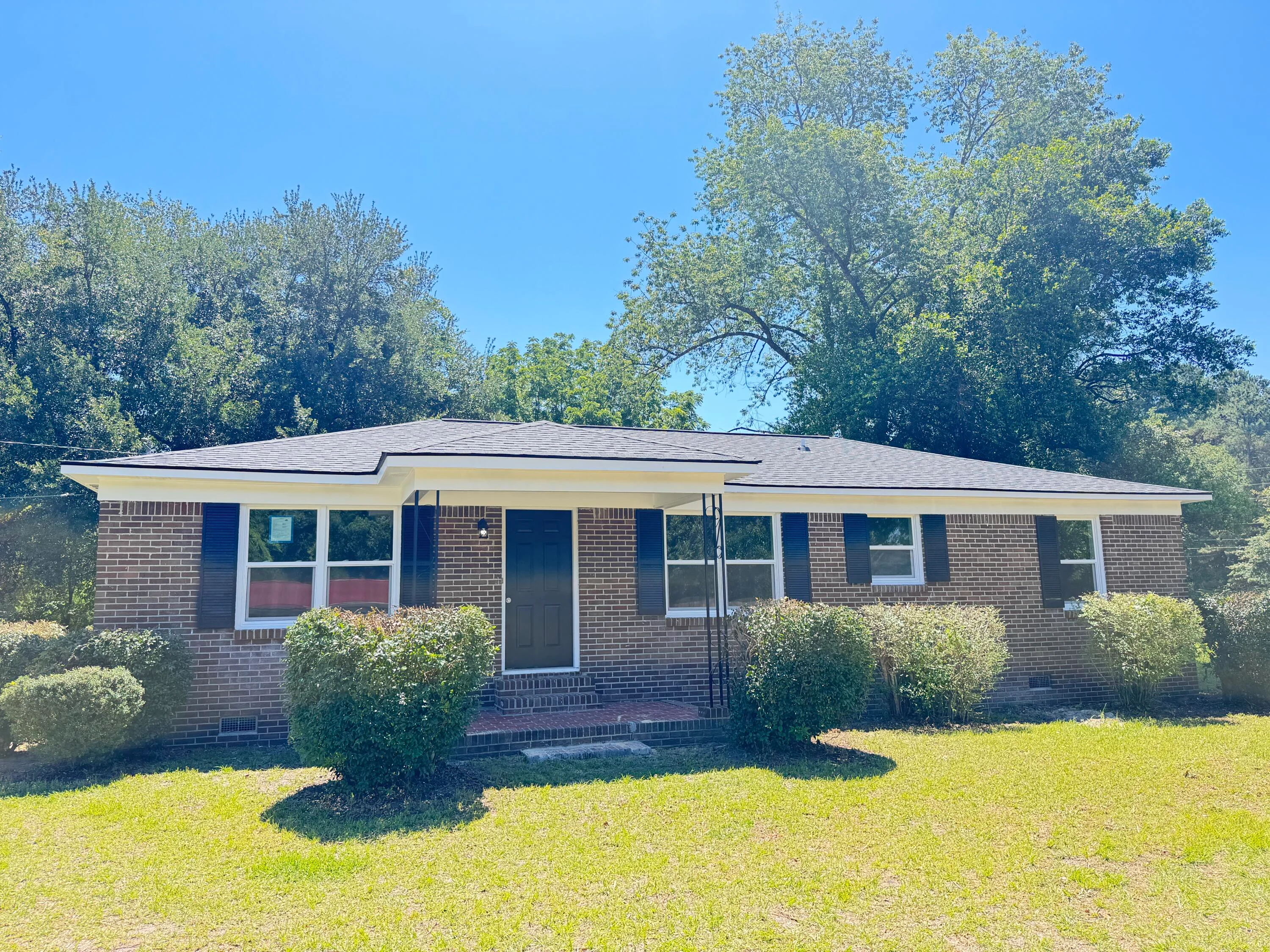 505 Lakeshore Dr