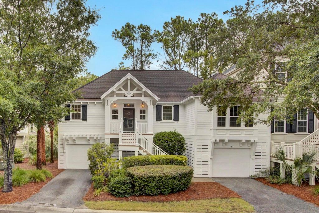Photo of 1536 Sea Palms Crescent, Mount Pleasant, SC 29464 (MLS # 26007334)