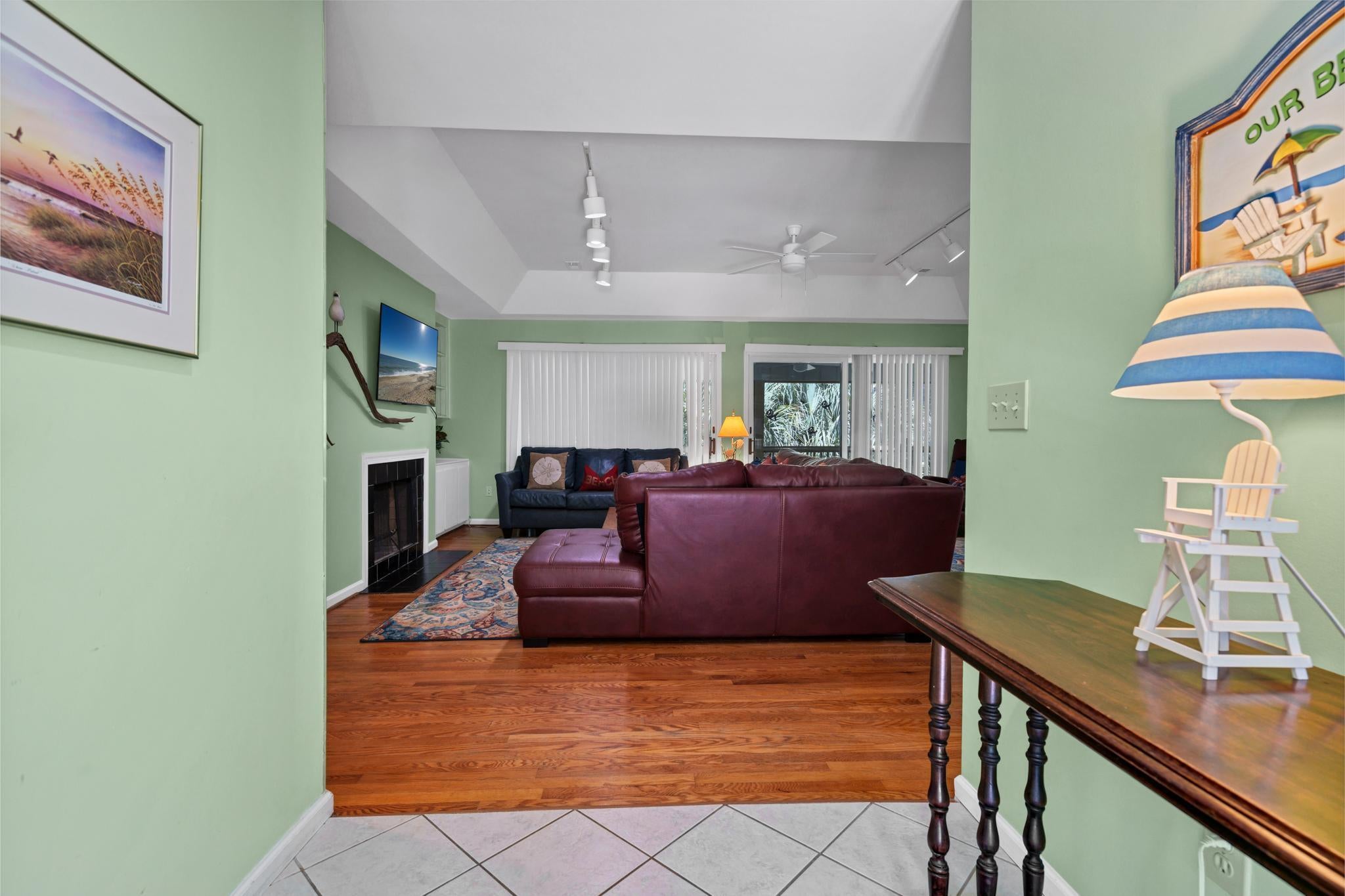 31 Whalers Court