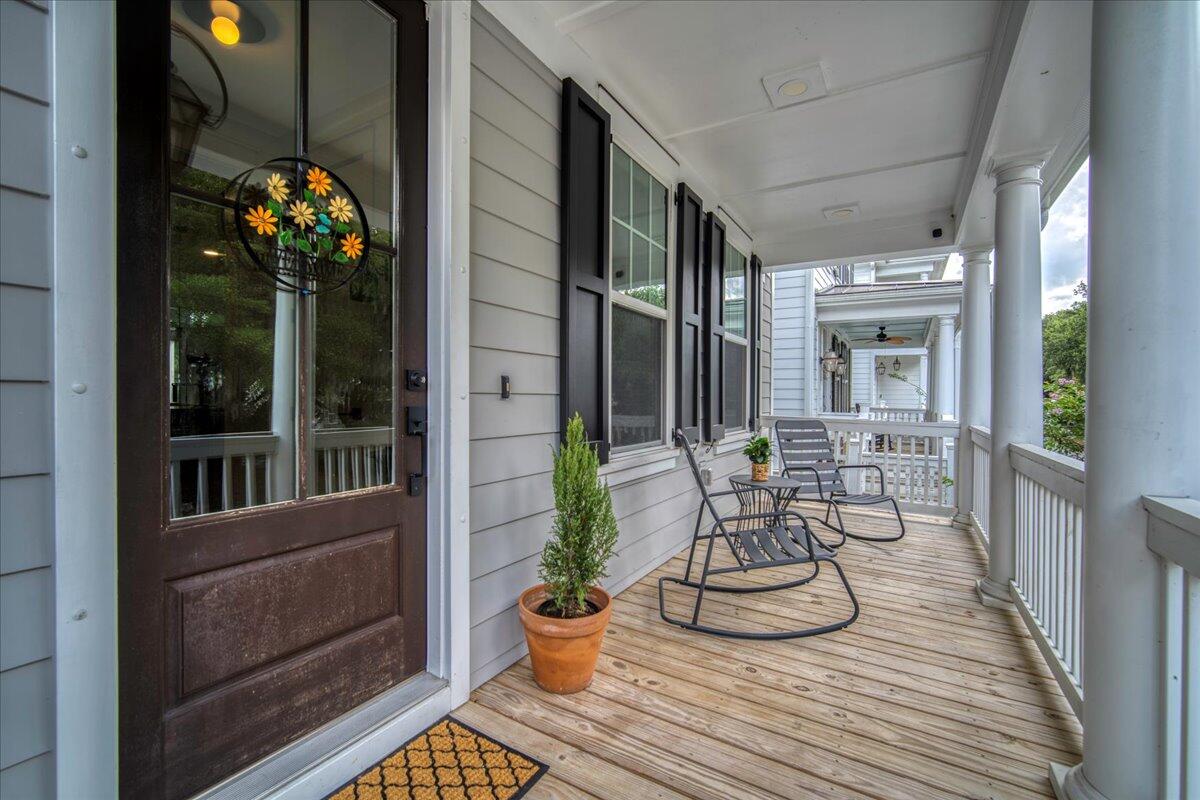 1093 Avenue Of Oaks