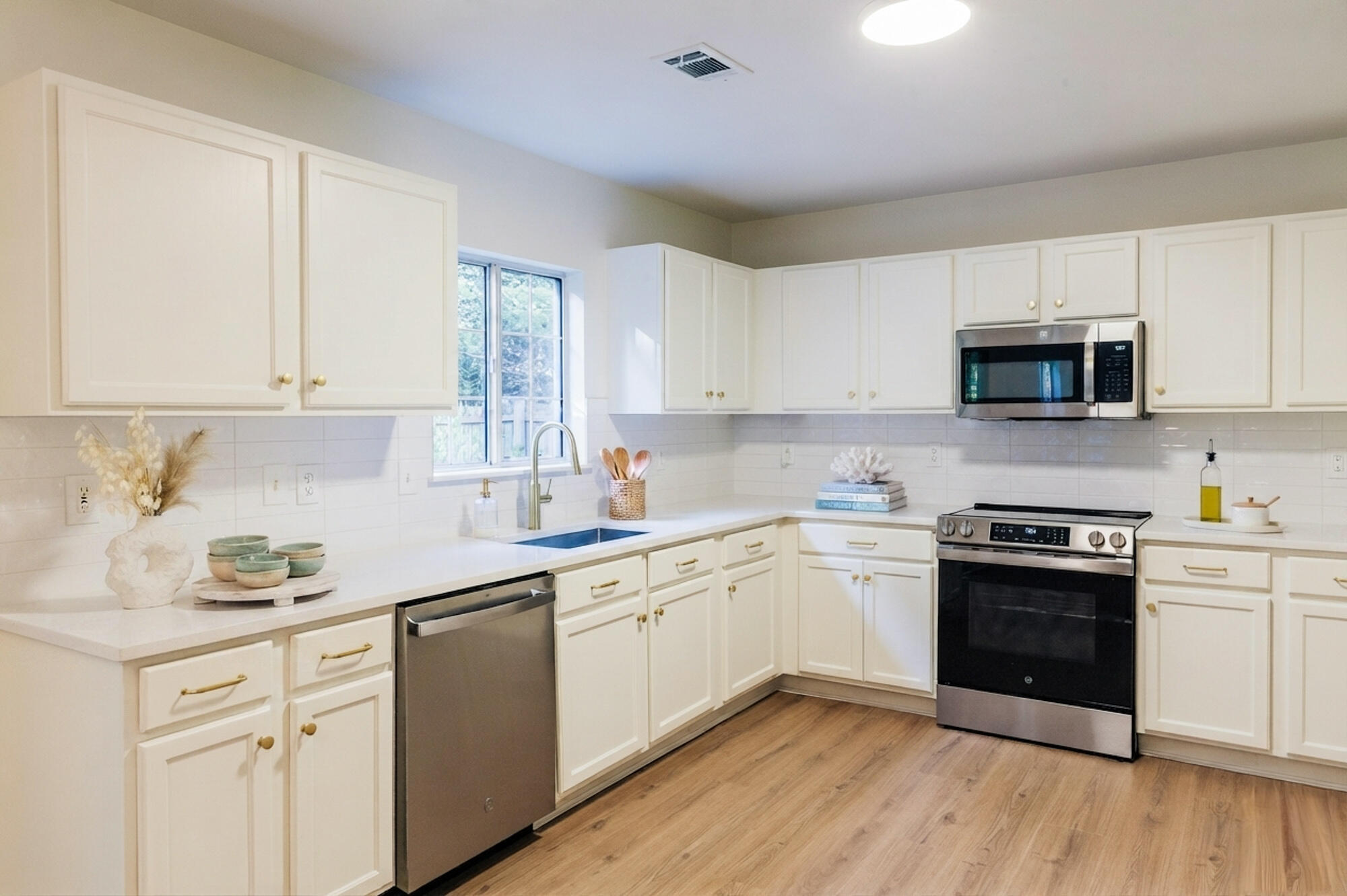 2484 Melville Road
