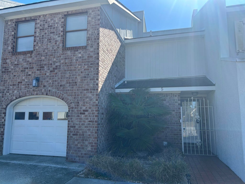 Photo of 5 Poets Corner, Charleston, SC 29412 (MLS # 26029442)