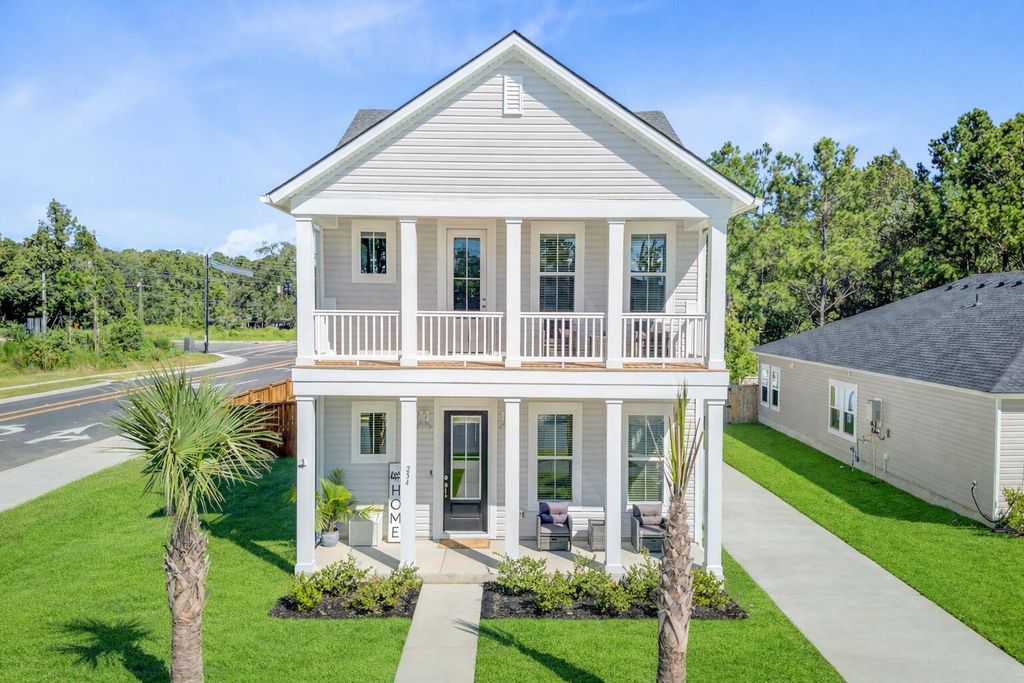 Photo of 254 Red Bluff Street, Summerville, SC 29483 (MLS # 26001502)