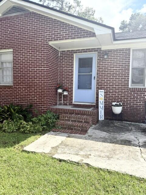 2703 N Oakridge Circle