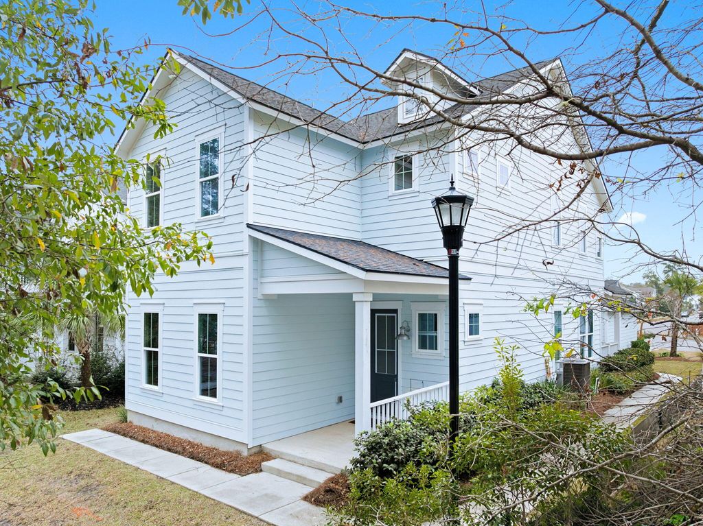 Photo of 103 Ilderton Street, Summerville, SC 29483 (MLS # 25032940)