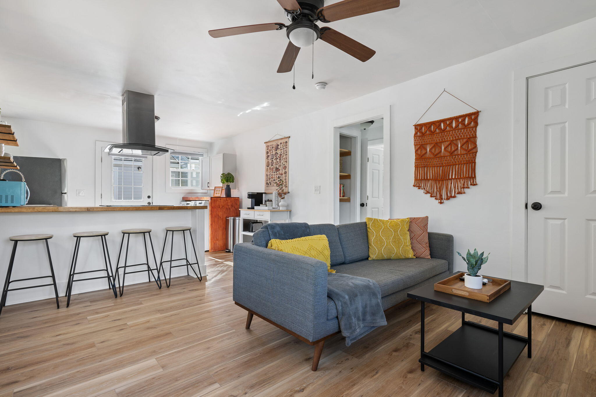 4995 Chateau Avenue A/B