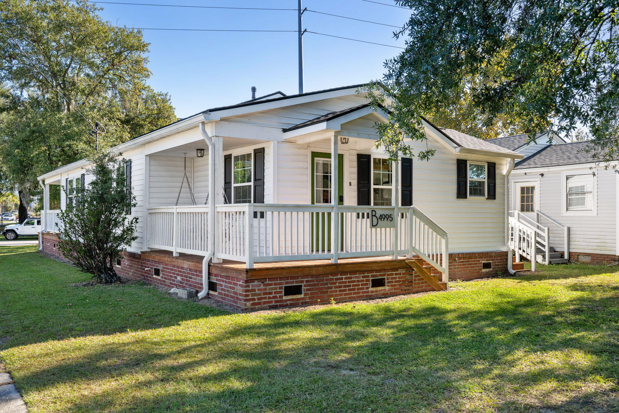 4995 Chateau Avenue A/B