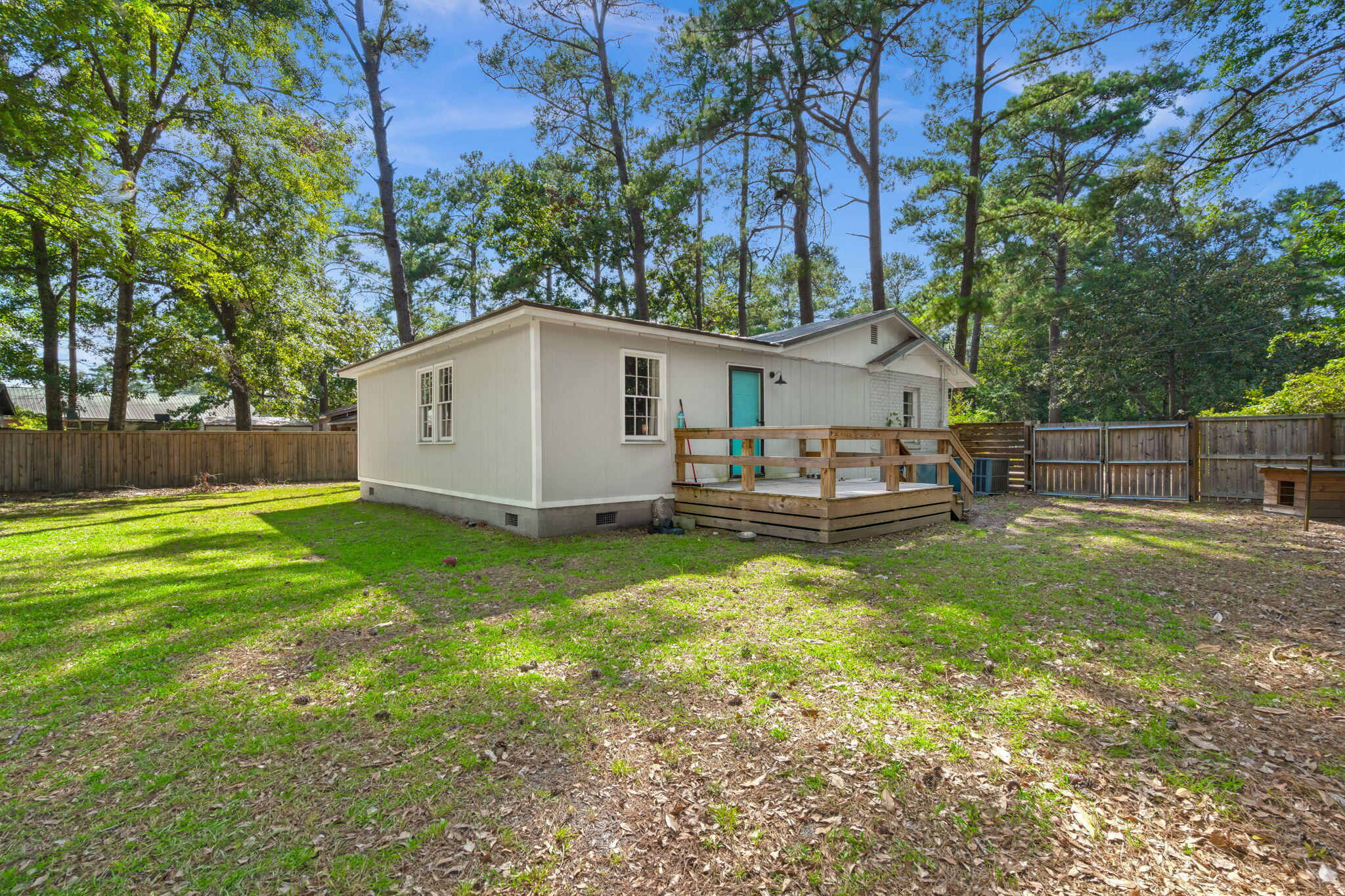 305 Forest Circle