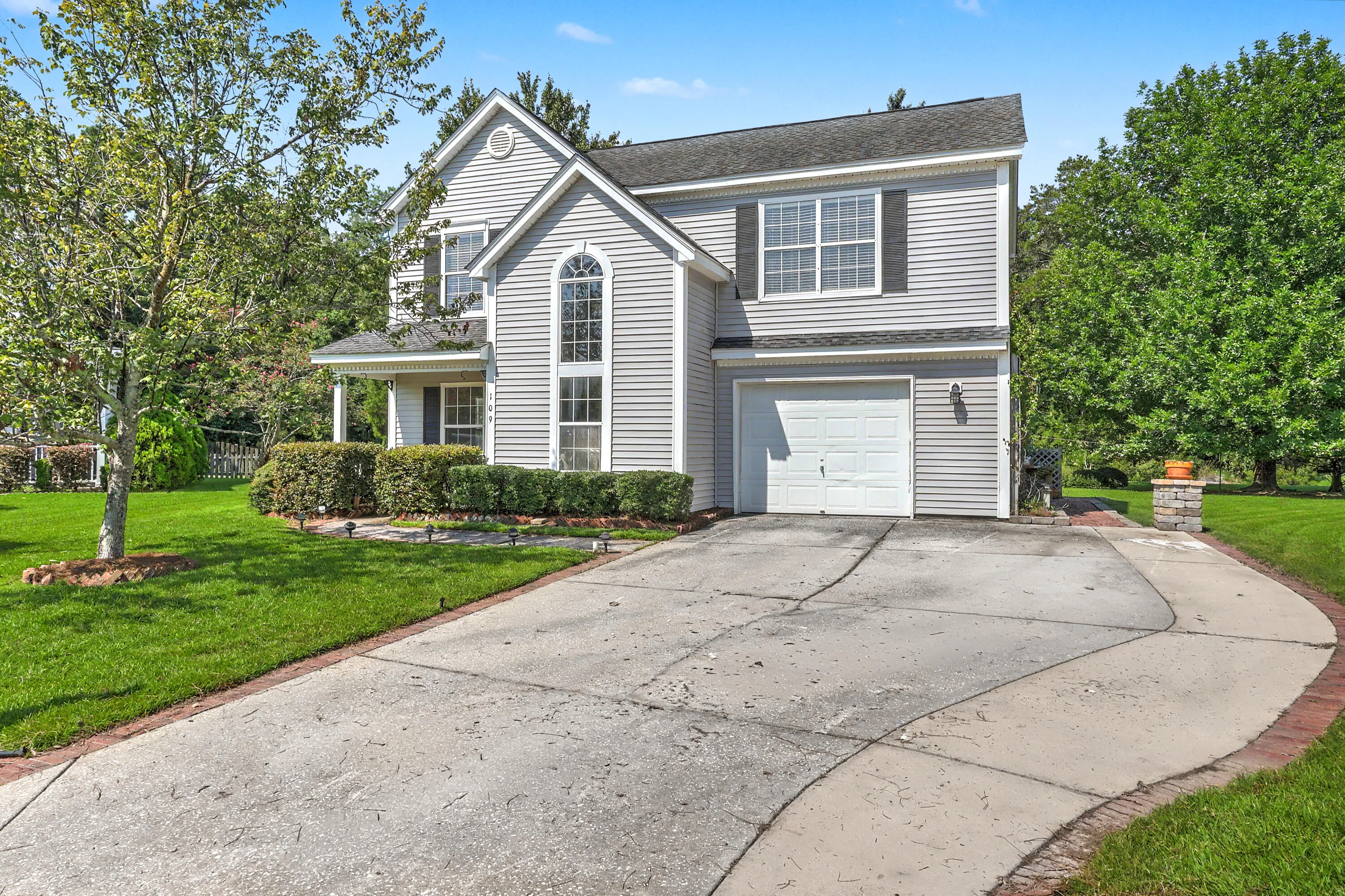 109 Creekside Drive
