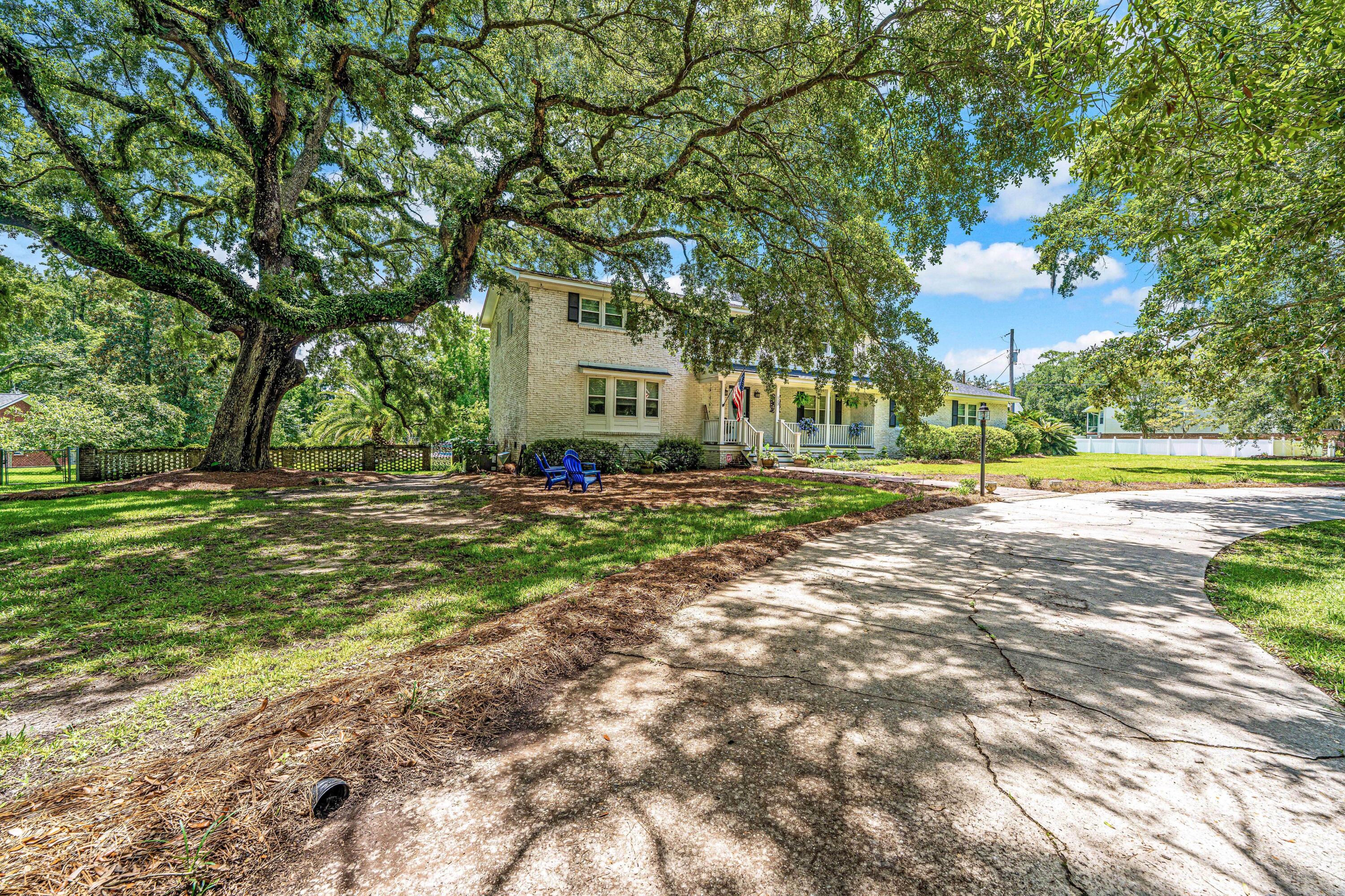 113 The Oaks Avenue