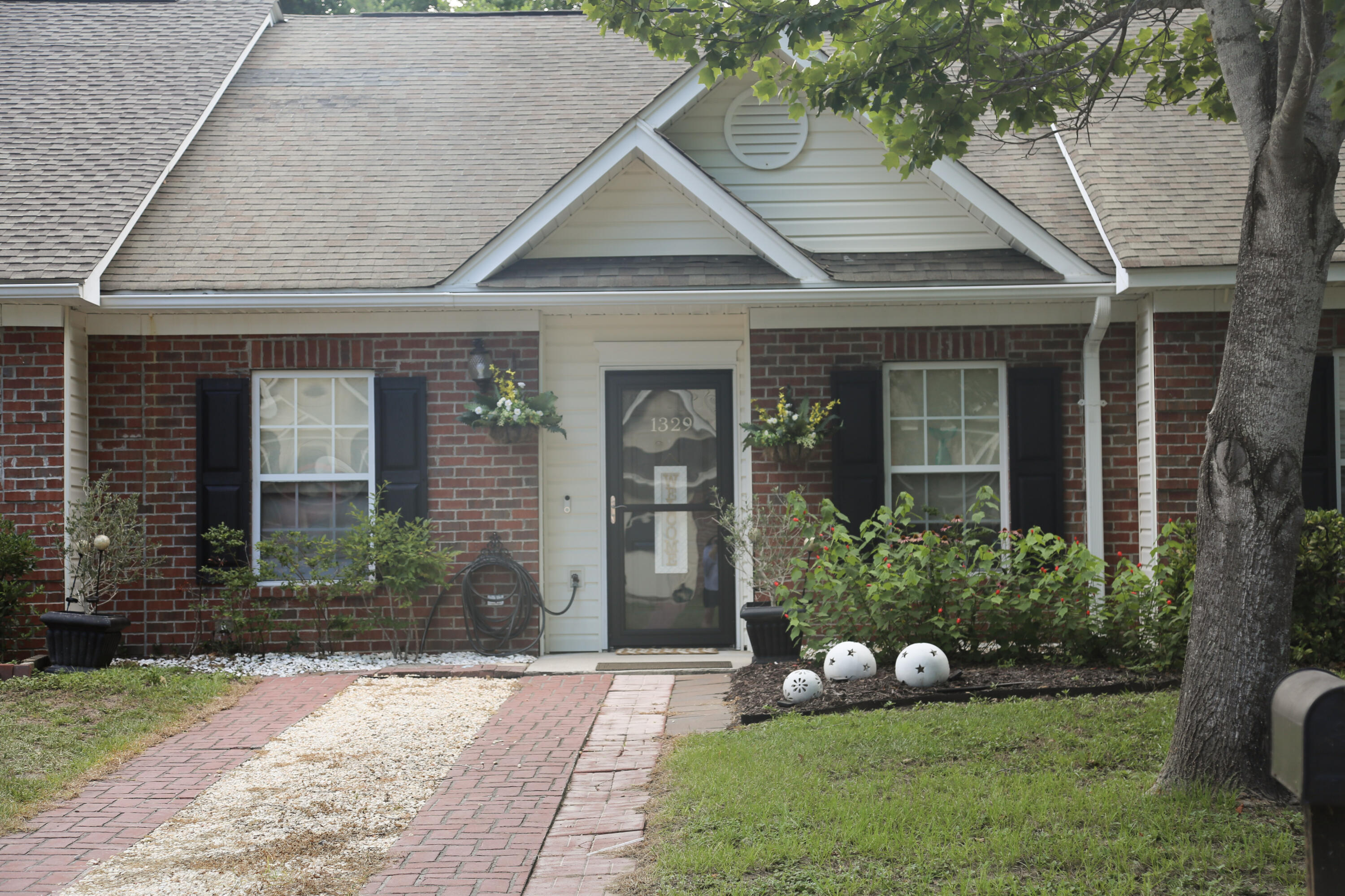 1329 Old Tabby Lane