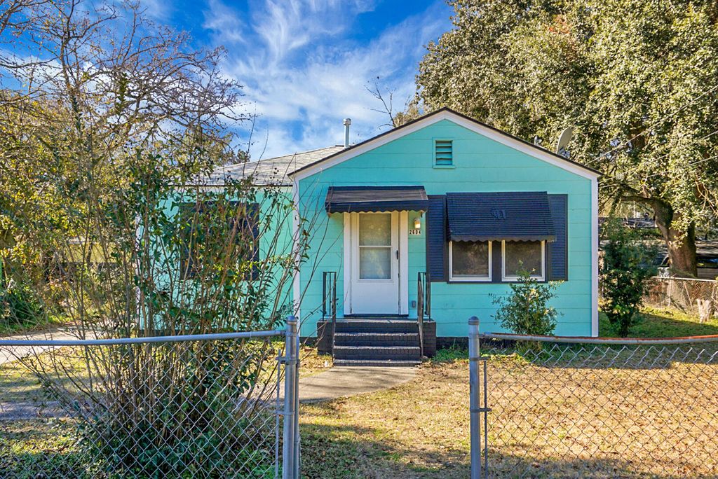 Photo of 2604 Wye Lane, North Charleston, SC 29405 (MLS # 26002039)