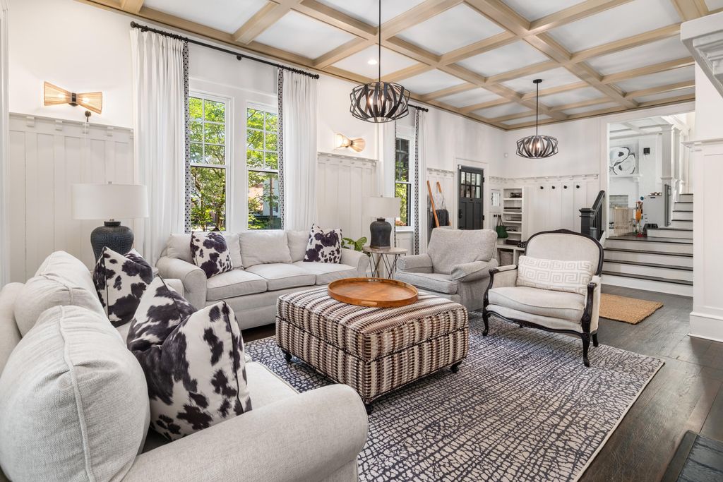 Photo of 183 Tradd Street, Charleston, SC 29401 (MLS # 26010400)