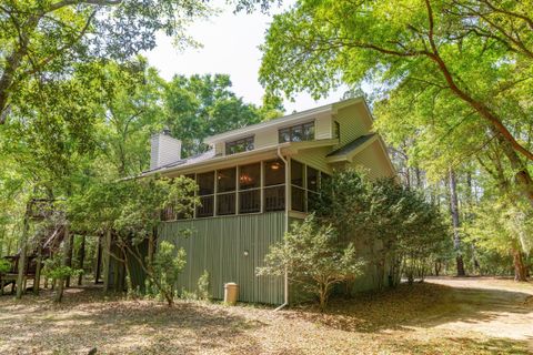 A home in Awendaw