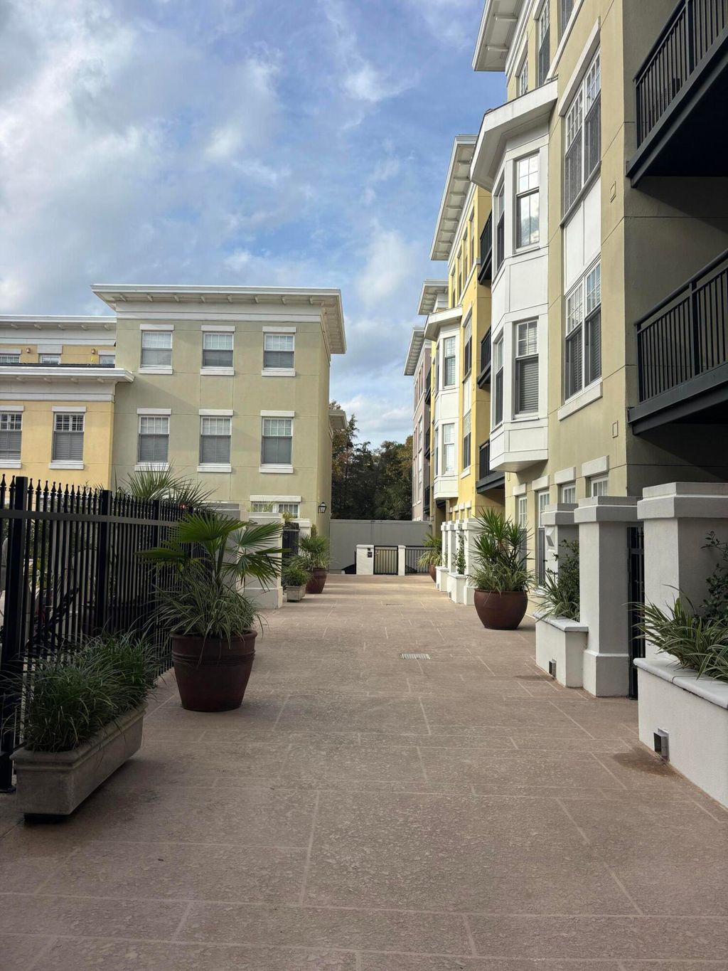 Photo of 498 Albemarle Road #514, Charleston, SC 29407 (MLS # 25031353)