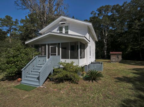 A home in Edisto Island