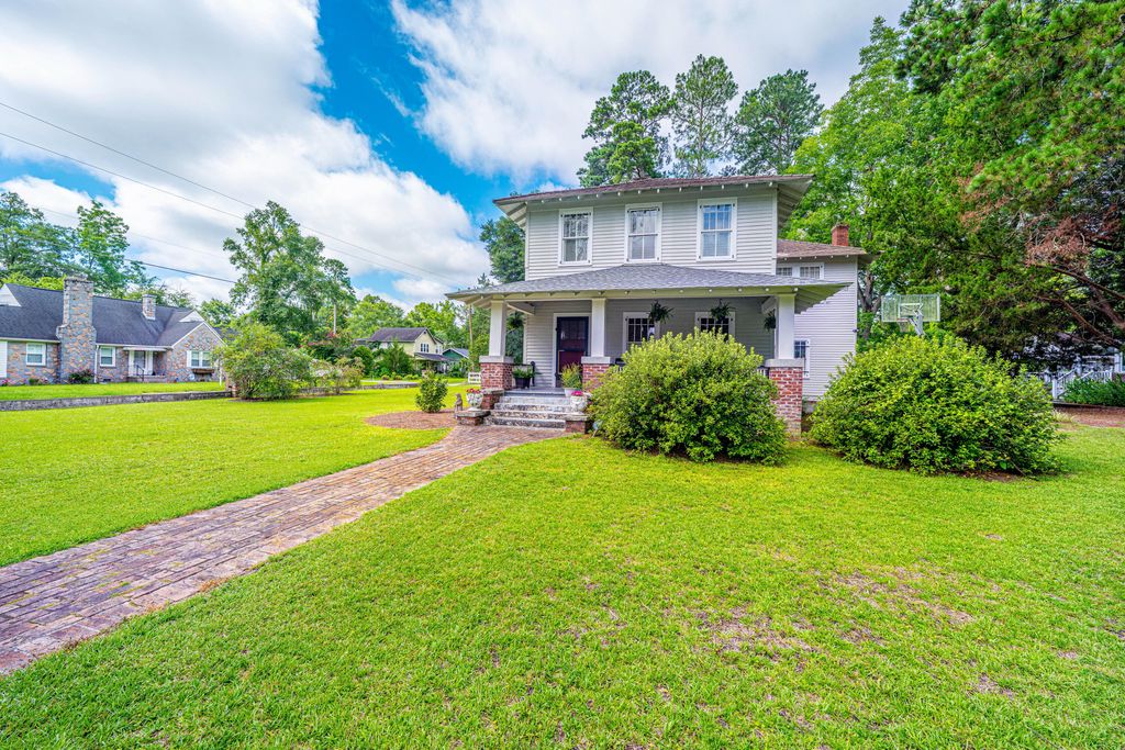 Photo of 401 Johnston Street, Saint George, SC 29477 (MLS # 26013034)
