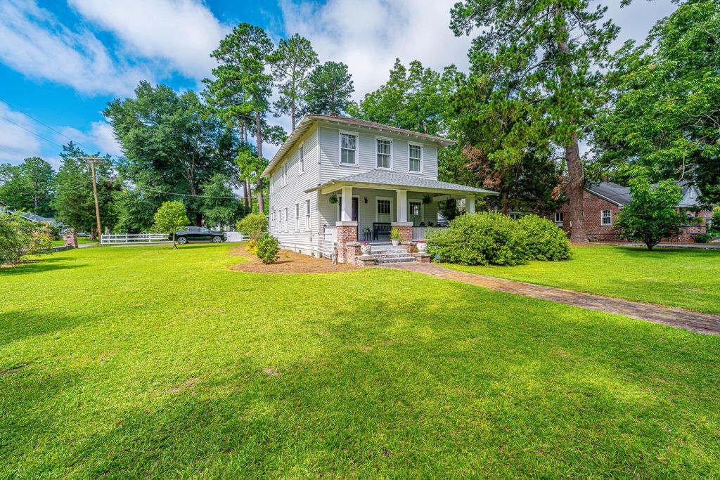 Photo of 401 Johnston Street, Saint George, SC 29477 (MLS # 26013034)