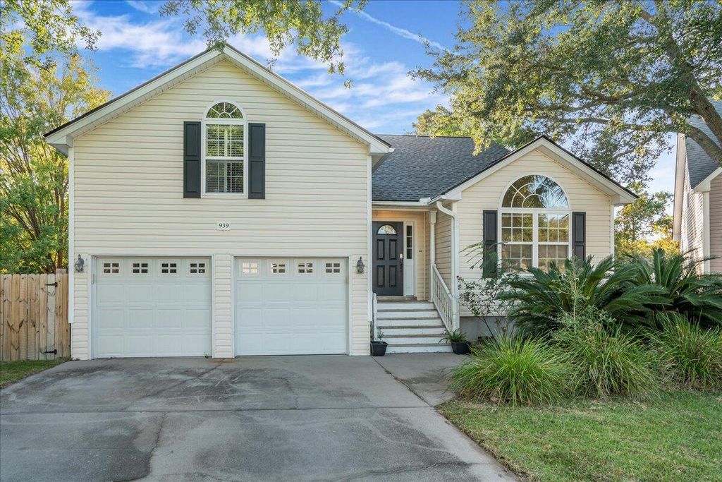 Photo of 939 Clearspring Drive, Charleston, SC 29412 (MLS # 26010178)