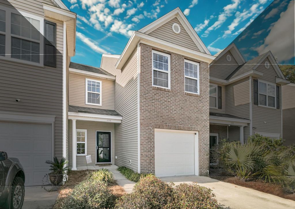 Photo of 1026 Bennington Drive, Charleston, SC 29492 (MLS # 26000705)