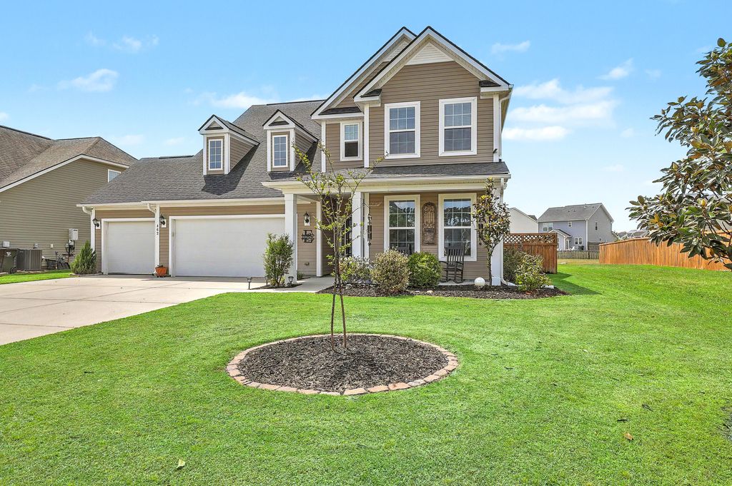 Photo of 462 Spectrum Road, Summerville, SC 29486 (MLS # 26010967)