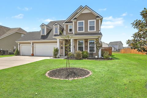 Photo of 462 Spectrum Road, Summerville, SC 29486 (MLS # 26010967)