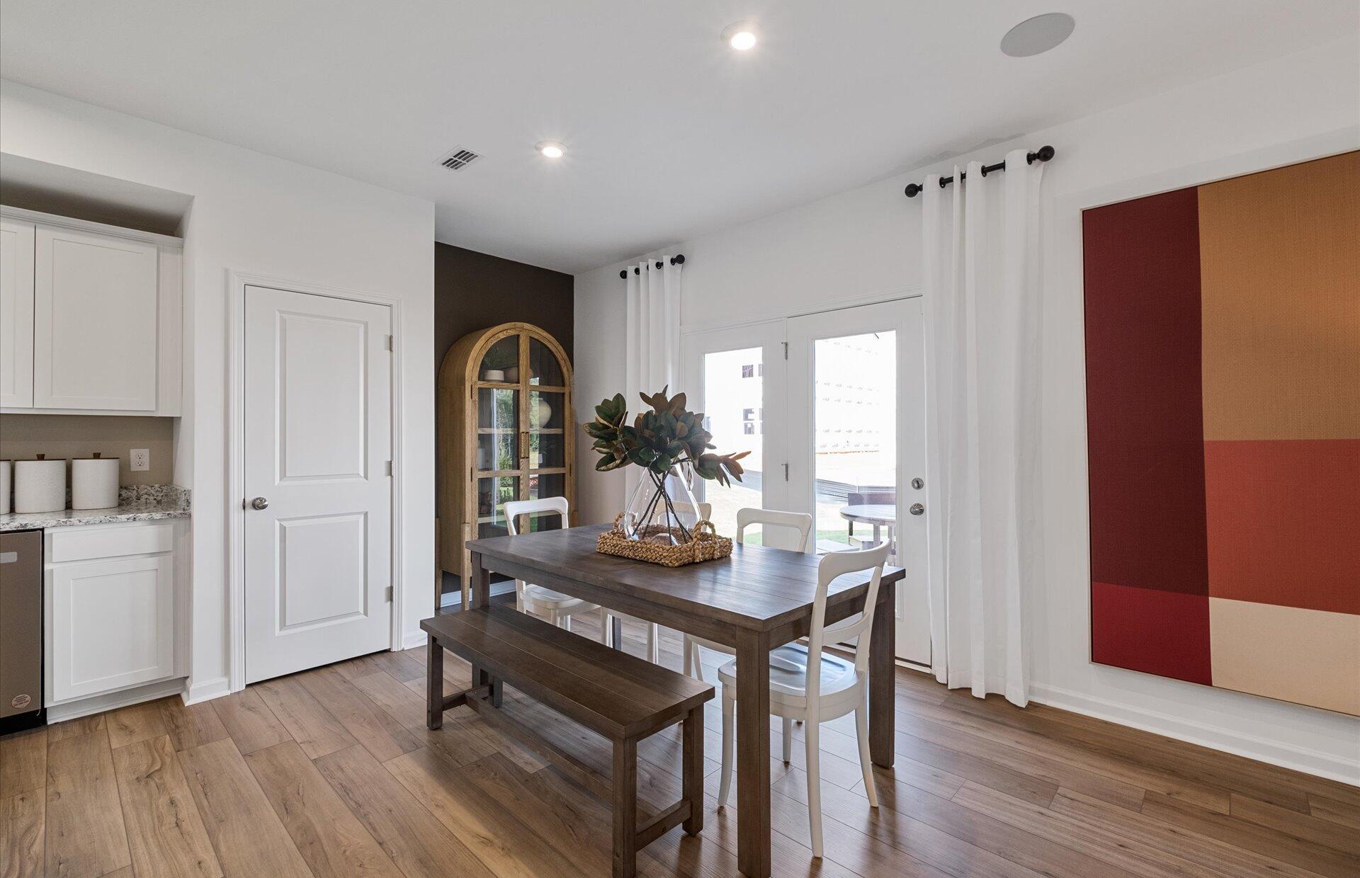 883 Meadowbrook Lane