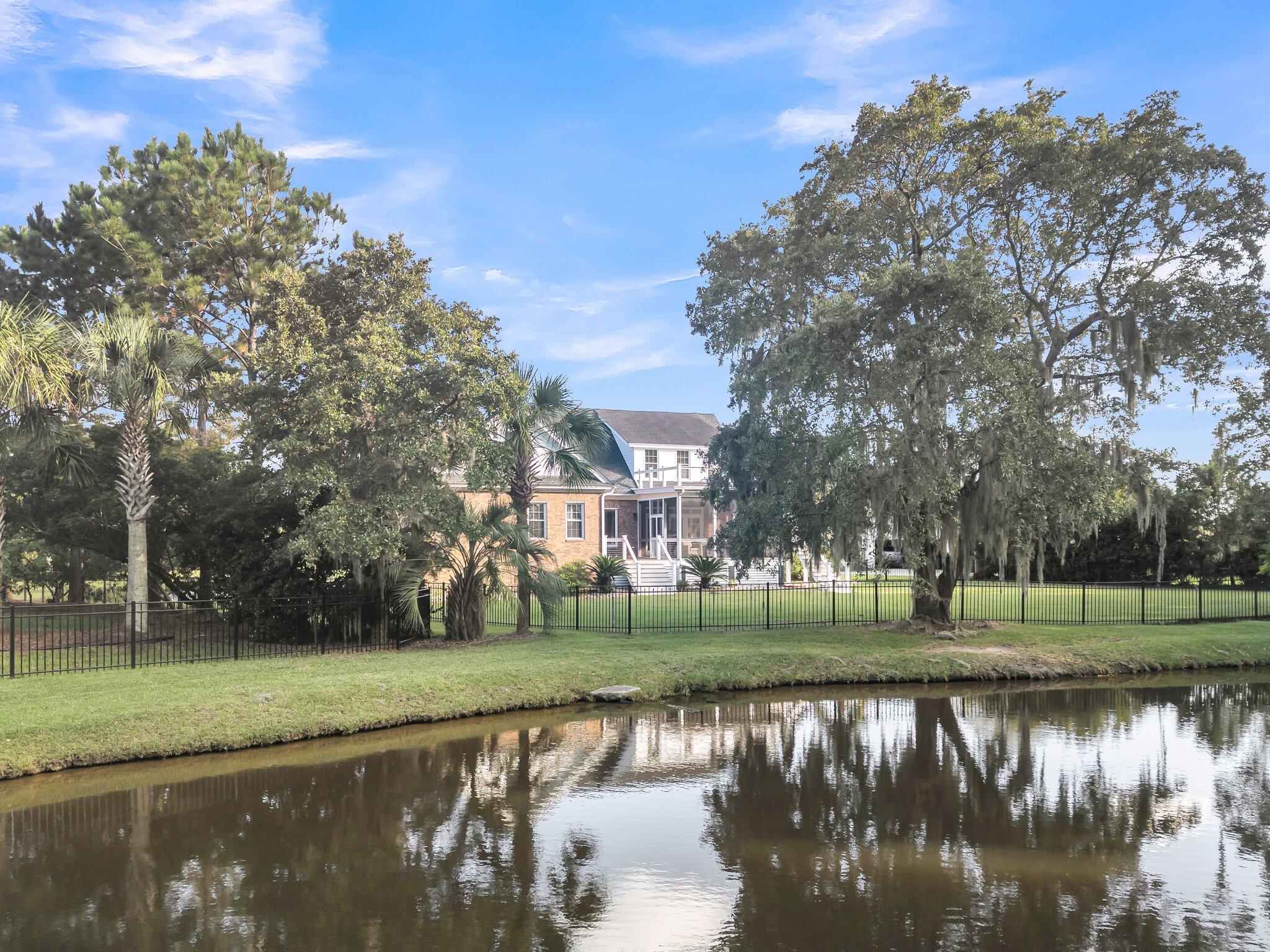 1000 Rivershore Road