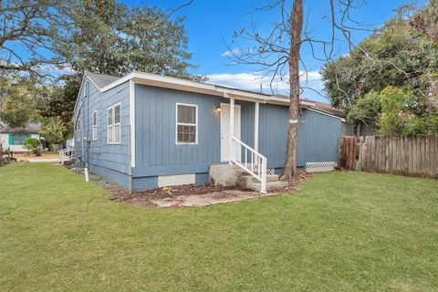 A home in North Charleston