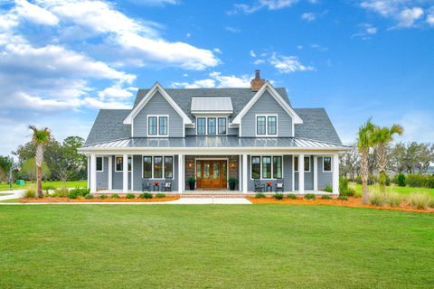 A home in Wadmalaw Island