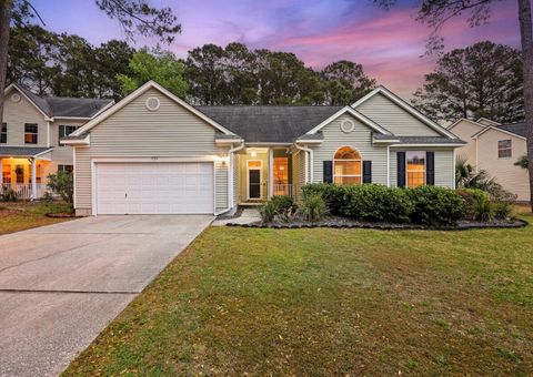 Photo of 1192 Old Course Lane, Mount Pleasant, SC 29466 (MLS # 26012976)