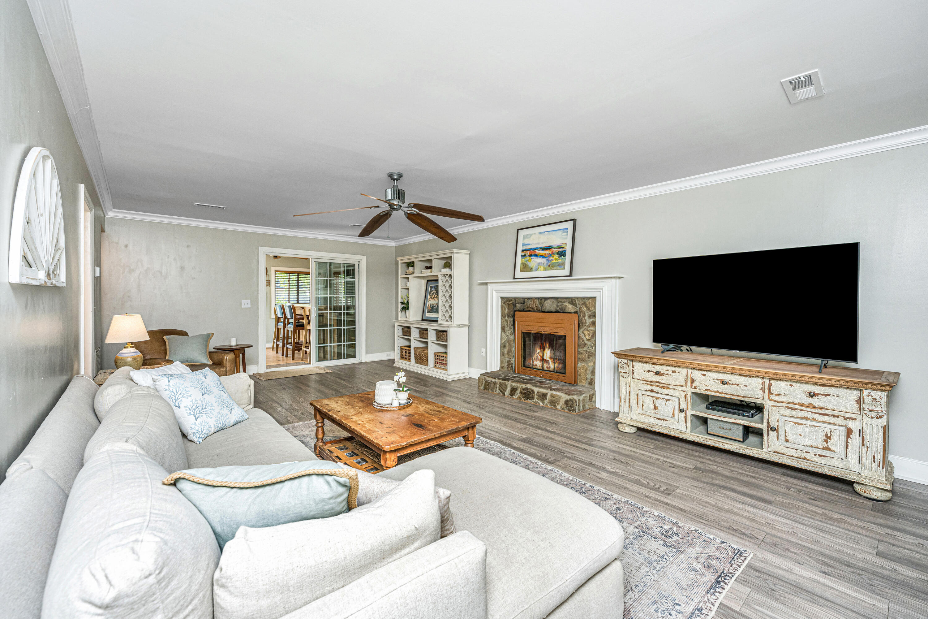 4 Mulroy Court